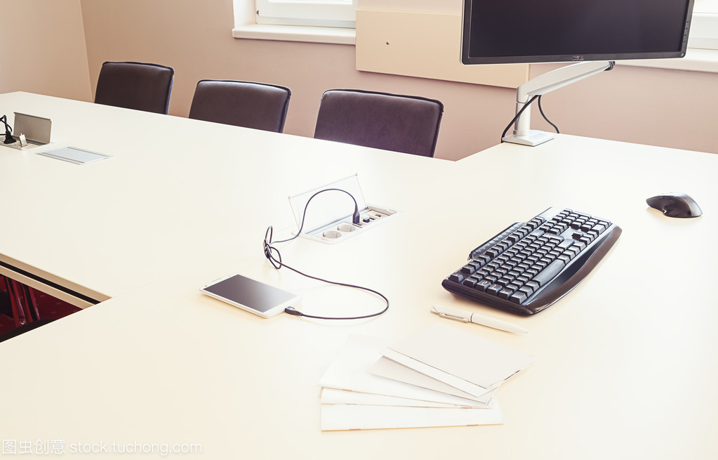 企業(yè)辦公室內(nèi)部汽車租賃 高效與便捷的出行解決方案